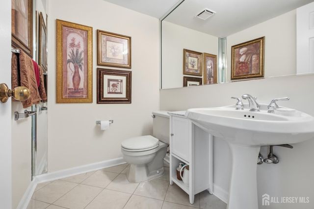 4 Victoria Way, South Brunswick, NJ 08824