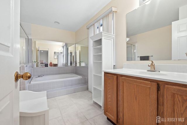 4 Victoria Way, South Brunswick, NJ 08824