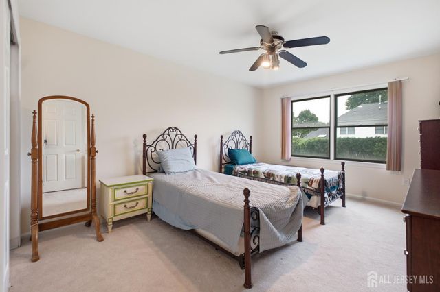 4 Victoria Way, South Brunswick, NJ 08824