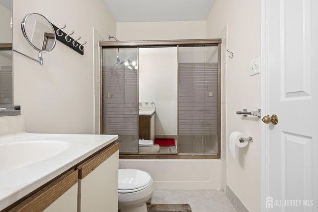 4 Victoria Way, South Brunswick, NJ 08824
