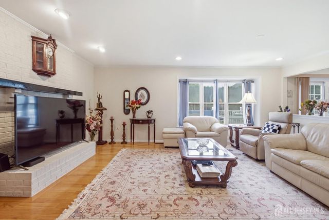 4 Victoria Way, South Brunswick, NJ 08824