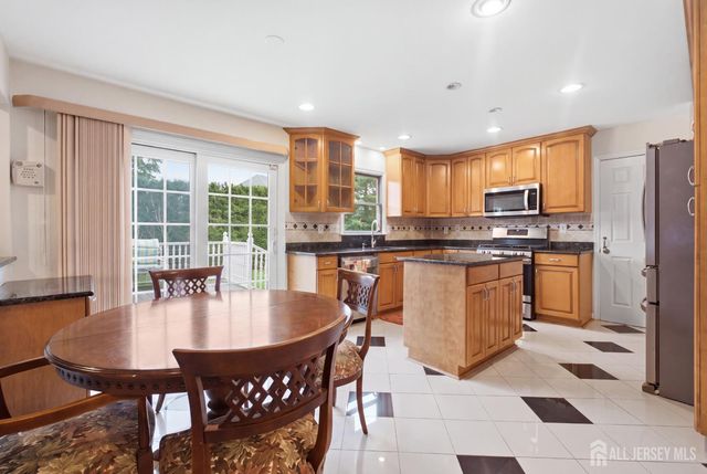 4 Victoria Way, South Brunswick, NJ 08824
