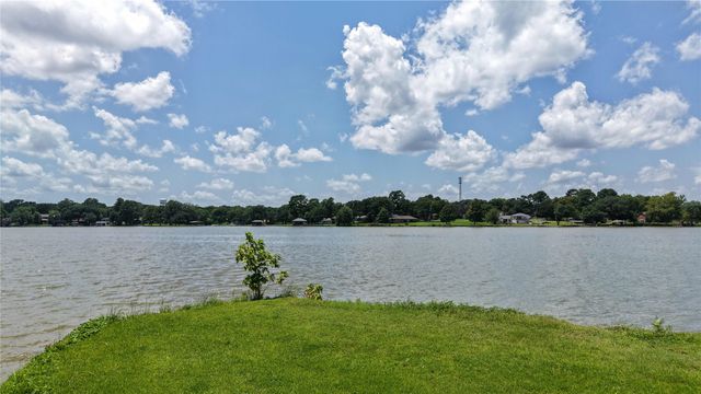 109 Arrow Way, Gun Barrel City, TX 75156