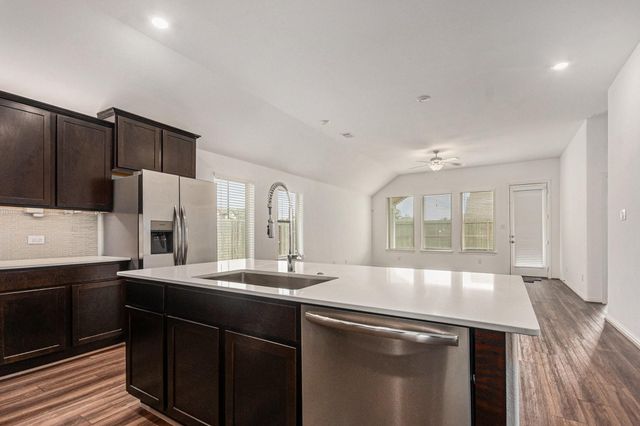 15214 Lake Front Drive, Mont Belvieu, TX 77523