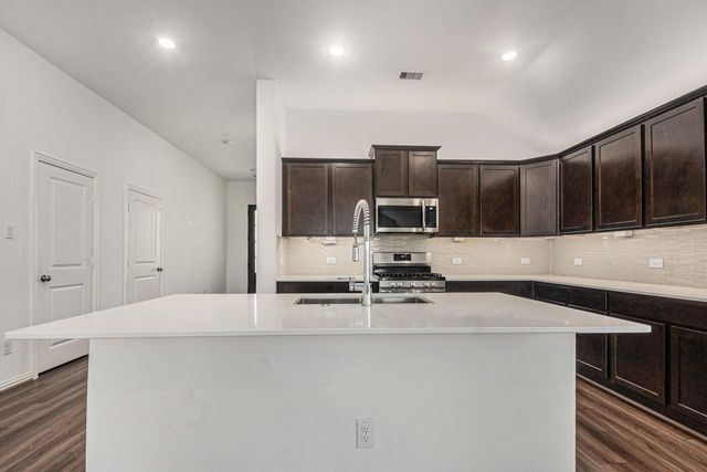 15214 Lake Front Drive, Mont Belvieu, TX 77523