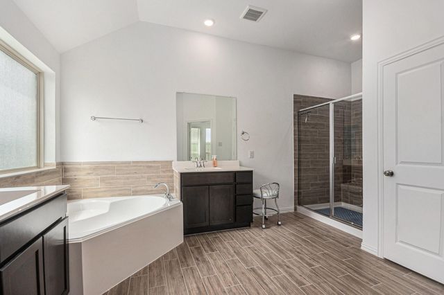 15214 Lake Front Drive, Mont Belvieu, TX 77523