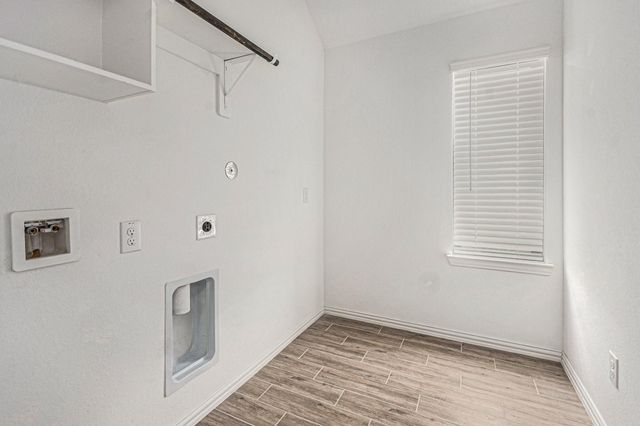 15214 Lake Front Drive, Mont Belvieu, TX 77523