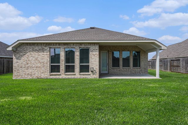15214 Lake Front Drive, Mont Belvieu, TX 77523