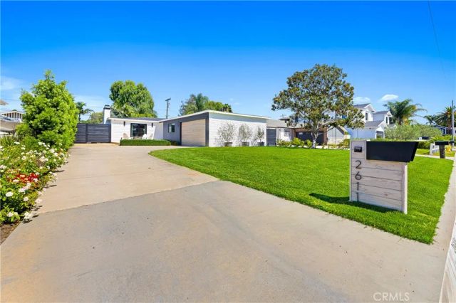 2611 Westminster, Costa Mesa, CA 92627