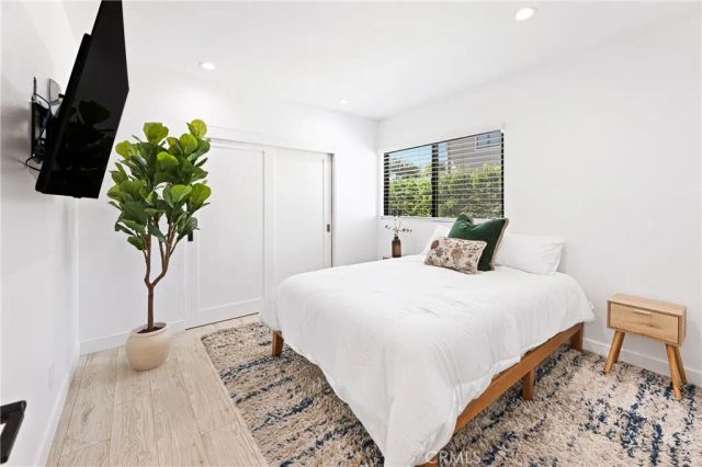 2611 Westminster, Costa Mesa, CA 92627