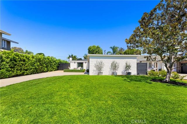 2611 Westminster, Costa Mesa, CA 92627