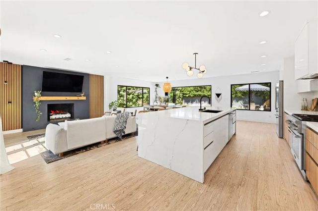 2611 Westminster, Costa Mesa, CA 92627