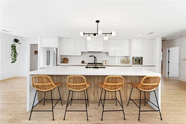 2611 Westminster, Costa Mesa, CA 92627