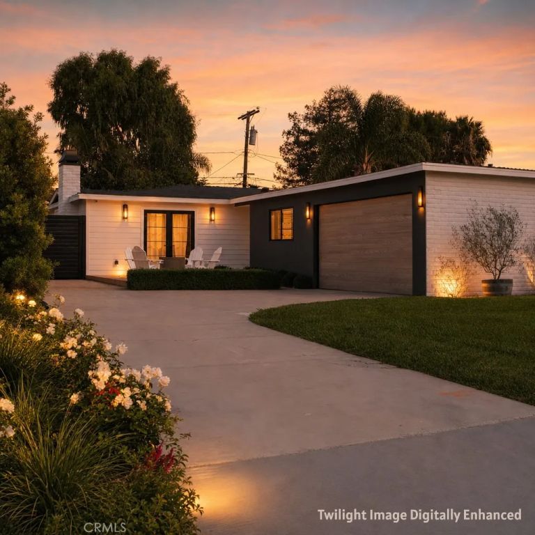 2611 Westminster, Costa Mesa, CA 92627