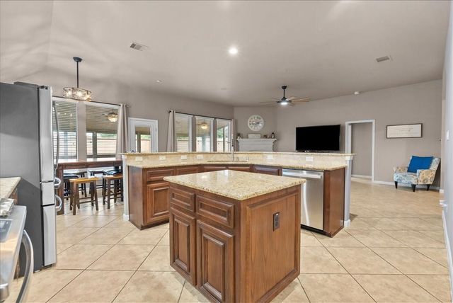 2807 Jordan Creek Court, League City, TX 77573