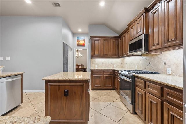 2807 Jordan Creek Court, League City, TX 77573