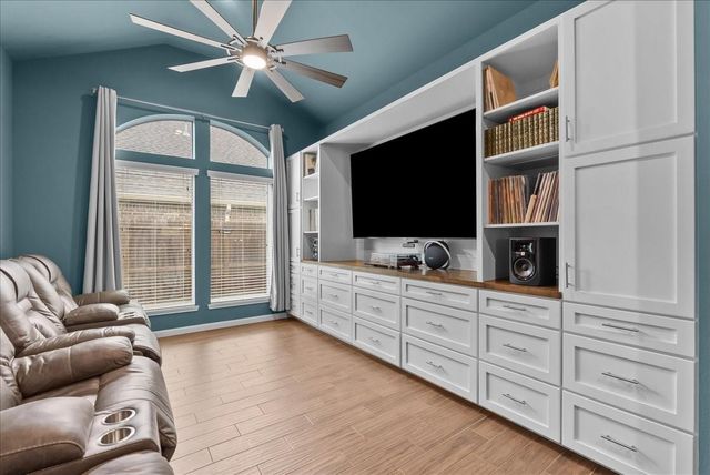 2807 Jordan Creek Court, League City, TX 77573