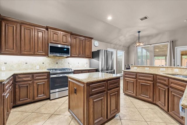 2807 Jordan Creek Court, League City, TX 77573