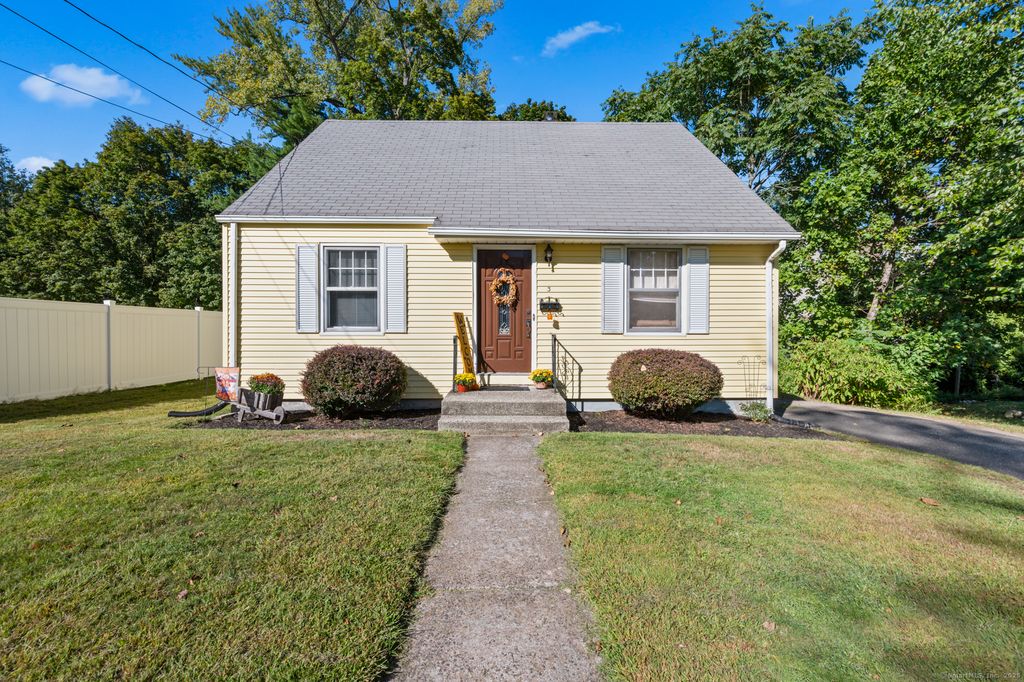 3 Pleasant Street, Windsor Locks, CT 06096