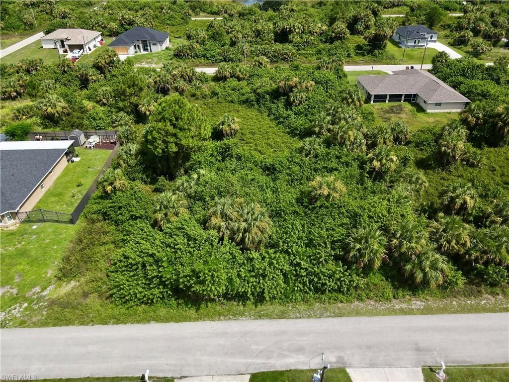 731 Calumet ST E, LEHIGH ACRES, FL 33974 — exterior
