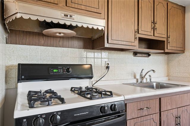 140 Keefer Dr, Penn Hills, PA 15235