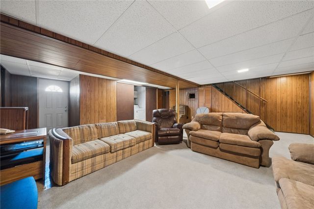 140 Keefer Dr, Penn Hills, PA 15235