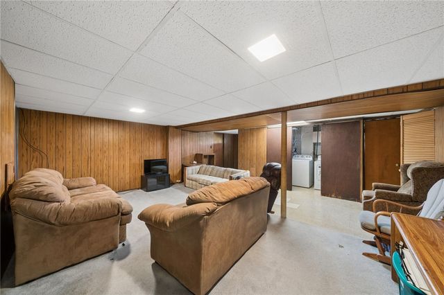 140 Keefer Dr, Penn Hills, PA 15235