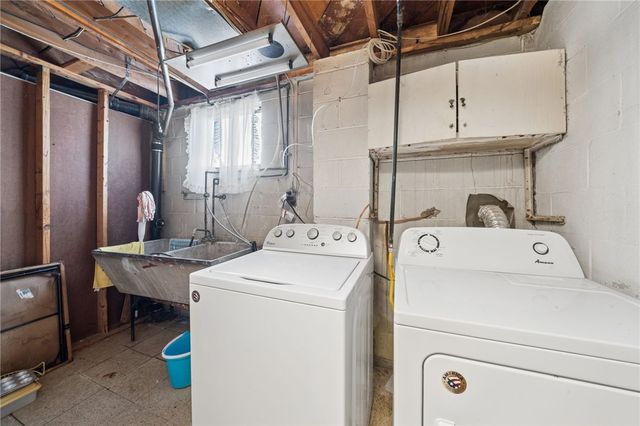 140 Keefer Dr, Penn Hills, PA 15235