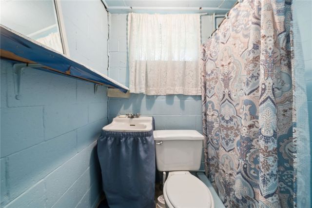 140 Keefer Dr, Penn Hills, PA 15235
