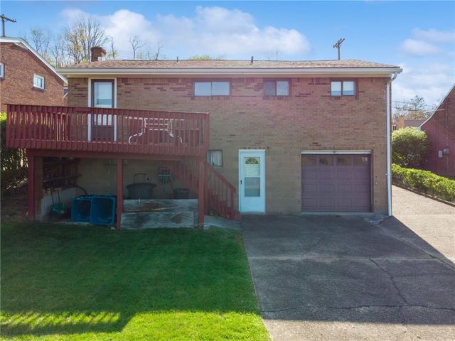140 Keefer Dr, Penn Hills, PA 15235