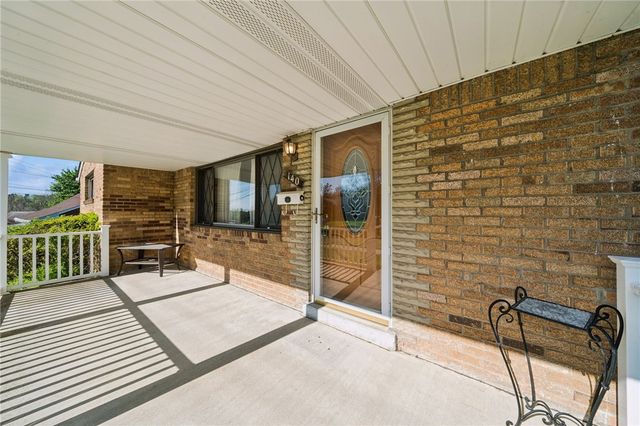 140 Keefer Dr, Penn Hills, PA 15235