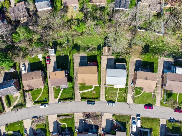 140 Keefer Dr, Penn Hills, PA 15235