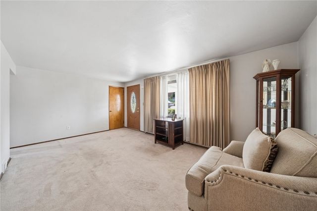 140 Keefer Dr, Penn Hills, PA 15235