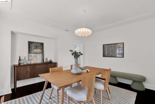 2907 Seminary Ave, Oakland, CA 94605