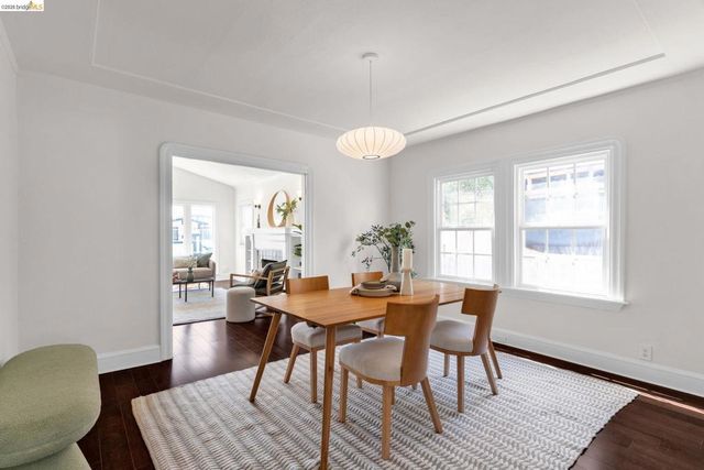 2907 Seminary Ave, Oakland, CA 94605