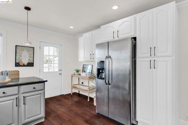 2907 Seminary Ave, Oakland, CA 94605