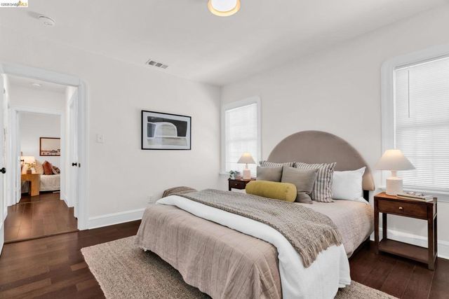 2907 Seminary Ave, Oakland, CA 94605