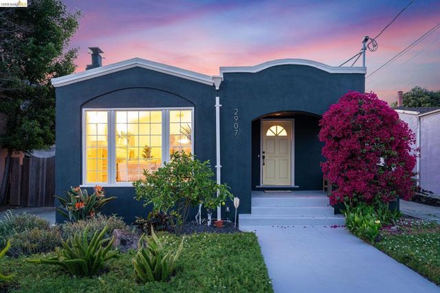 2907 Seminary Ave, Oakland, CA 94605