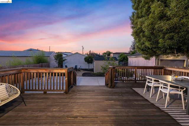 2907 Seminary Ave, Oakland, CA 94605