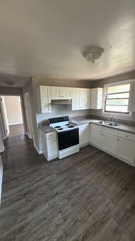541 Ben Allen Rd, Nashville, TN 37216