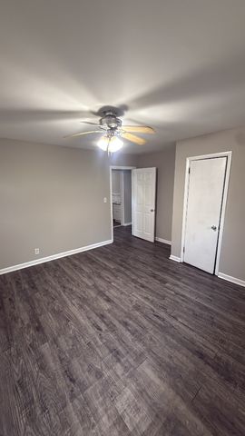 541 Ben Allen Rd, Nashville, TN 37216