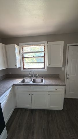541 Ben Allen Rd, Nashville, TN 37216