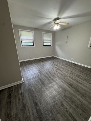 541 Ben Allen Rd, Nashville, TN 37216