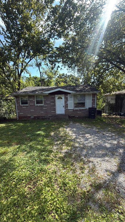 541 Ben Allen Rd, Nashville, TN 37216