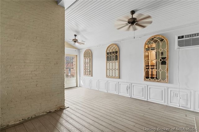 712 E Main Street, Madison, IN 47250