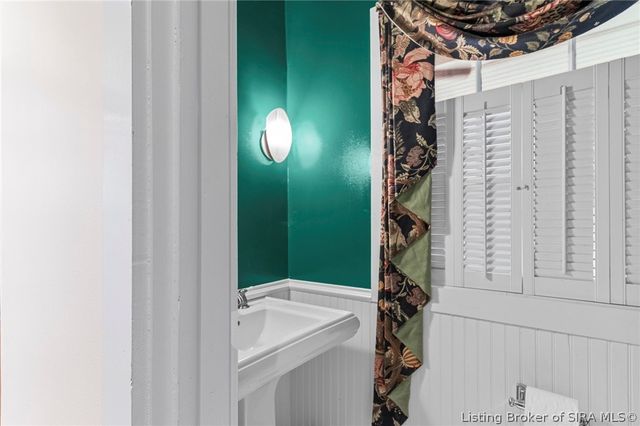 712 E Main Street, Madison, IN 47250