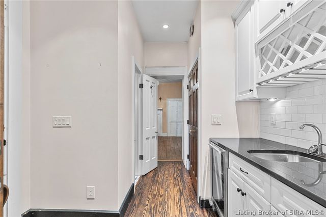 712 E Main Street, Madison, IN 47250