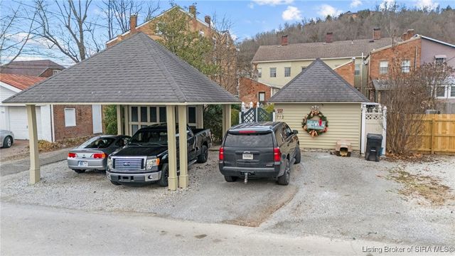 712 E Main Street, Madison, IN 47250