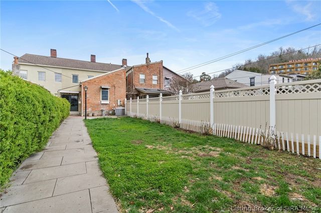 712 E Main Street, Madison, IN 47250