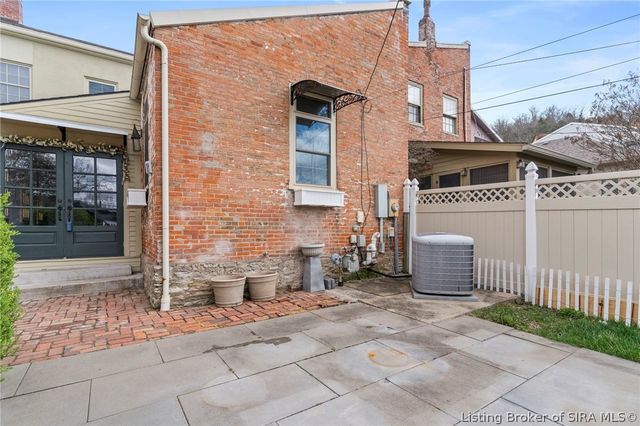 712 E Main Street, Madison, IN 47250